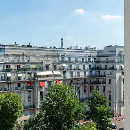 Modern - Pont Mirabeau Apartment Paris