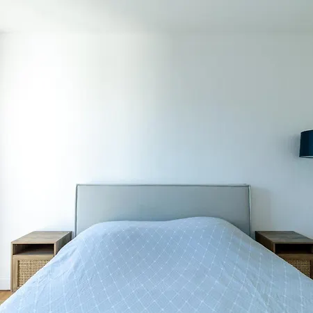 Modern - Pont Mirabeau Apartment *