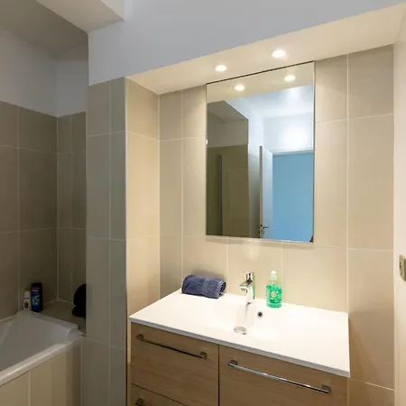 Modern - Pont Mirabeau Apartment